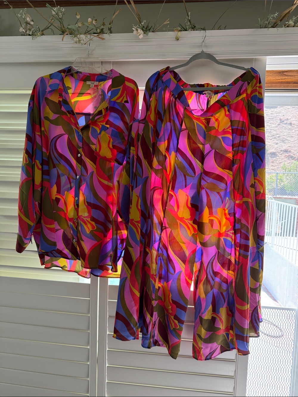 easel Bright Multicolor Abstract pant set with Pink, Purple & Yellow